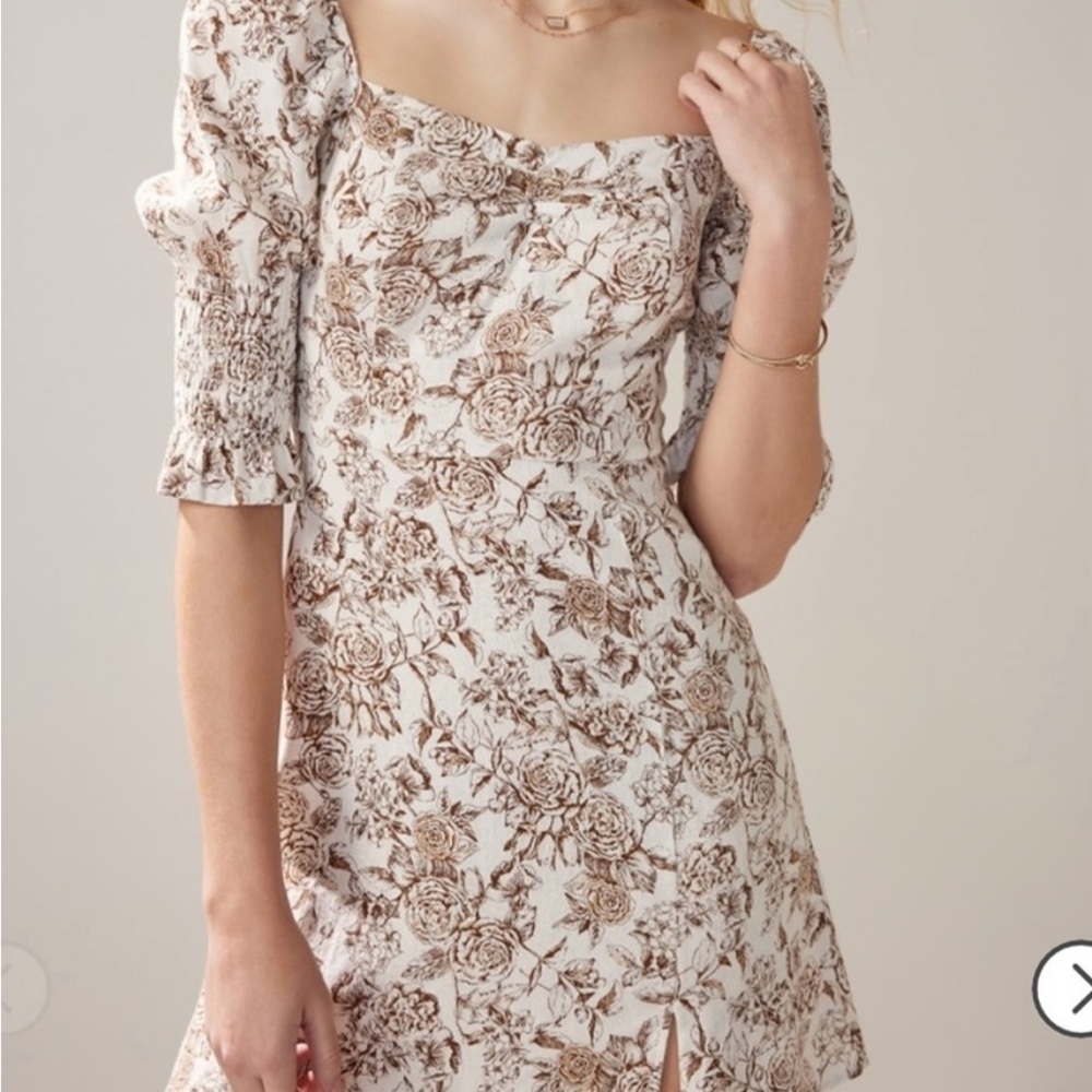 Francesca’s Floral Print Puff Sleeve Dress